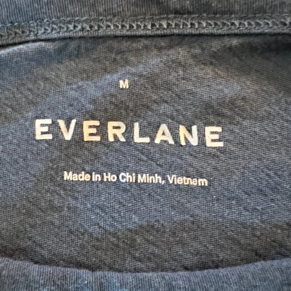 Everlane Basics T-Shirt Set (3) in White, Navy Blue, & Teal Size Medium - Picture 11 of 11